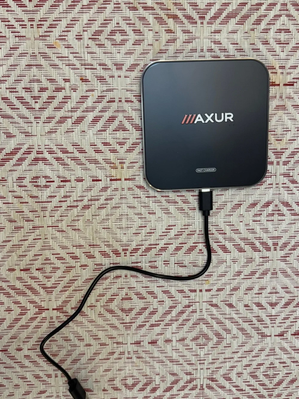 AXUR Wireless Fast Charger - Black